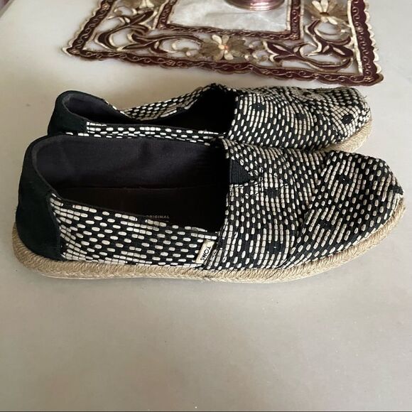 TOMS Black Geometric Diamond Woven Espadrilles - Picture 2 of 6